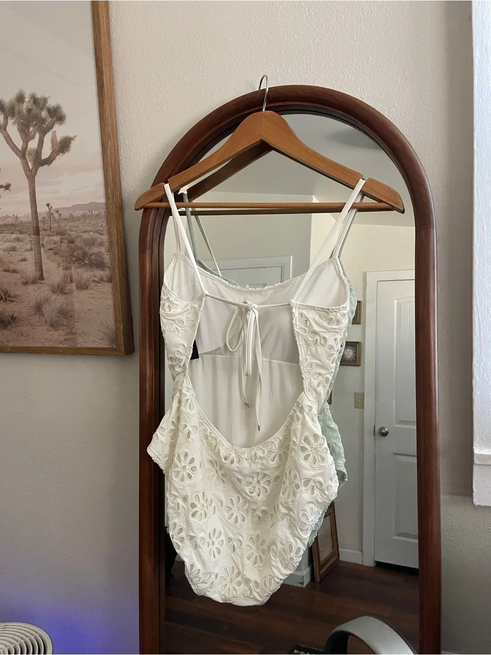 NWT Kate Spade Women's Eyelet Tie Back One Piece Swimsuit Size M $200 MSRP